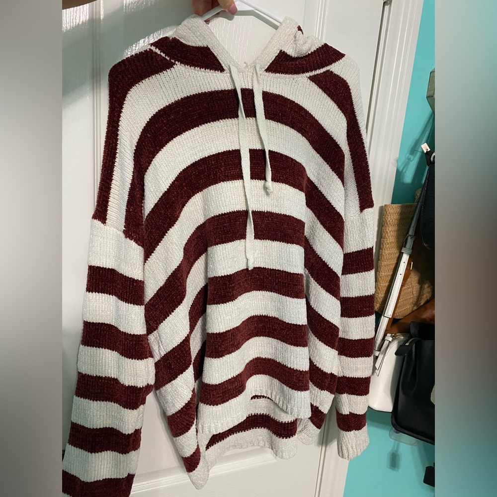 Hooded sweater